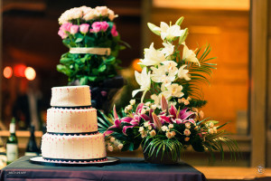 The cake nicely incorporates elements of the flowers.